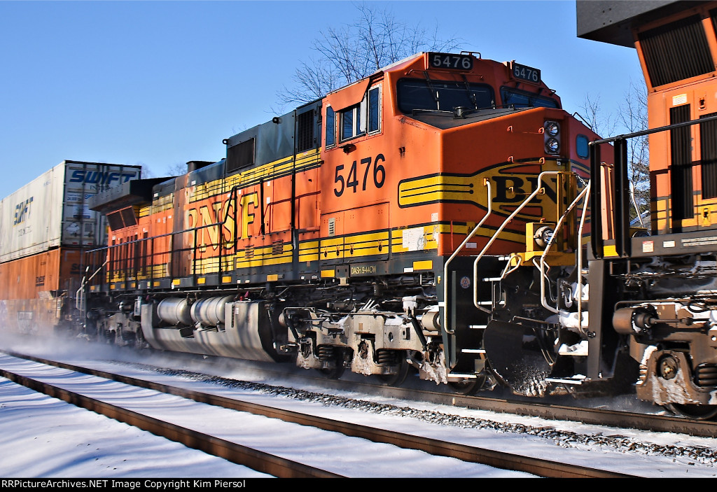 BNSF 5476